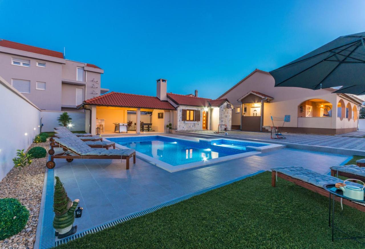 Villa Lucija Биоград на Мору Екстериор снимка
