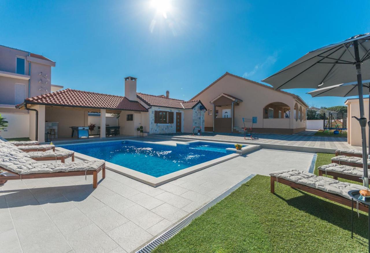 Villa Lucija Биоград на Мору Екстериор снимка