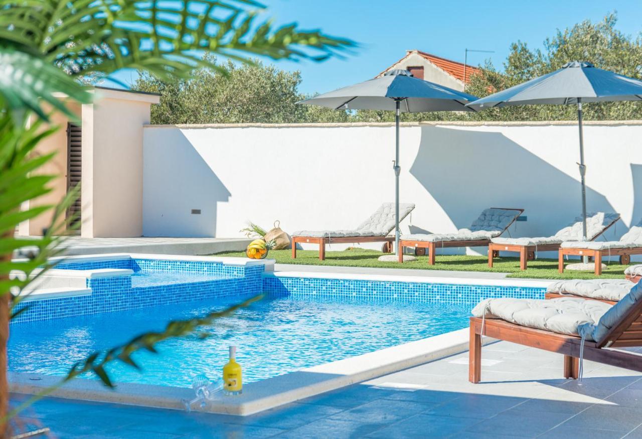 Villa Lucija Биоград на Мору Екстериор снимка