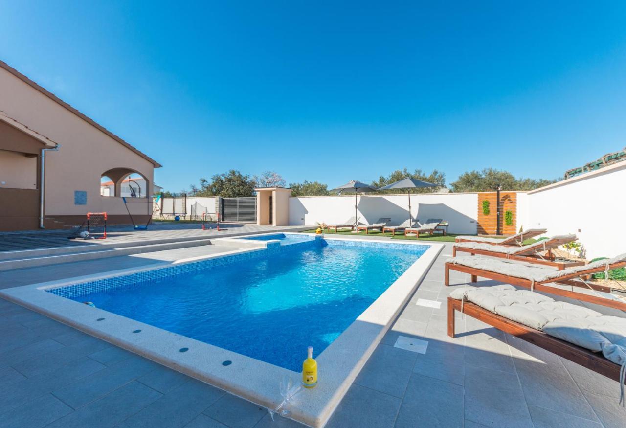 Villa Lucija Биоград на Мору Екстериор снимка