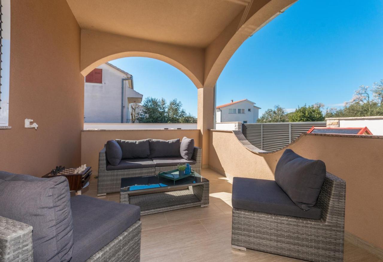 Villa Lucija Биоград на Мору Екстериор снимка